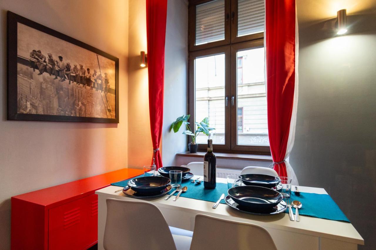 Lilly Apartment Main Train Station Old Town By The Castle Suites Krakau Buitenkant foto
