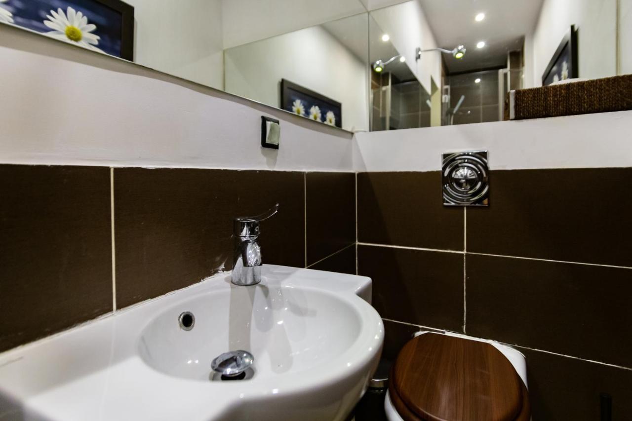 Lilly Apartment Main Train Station Old Town By The Castle Suites Krakau Buitenkant foto