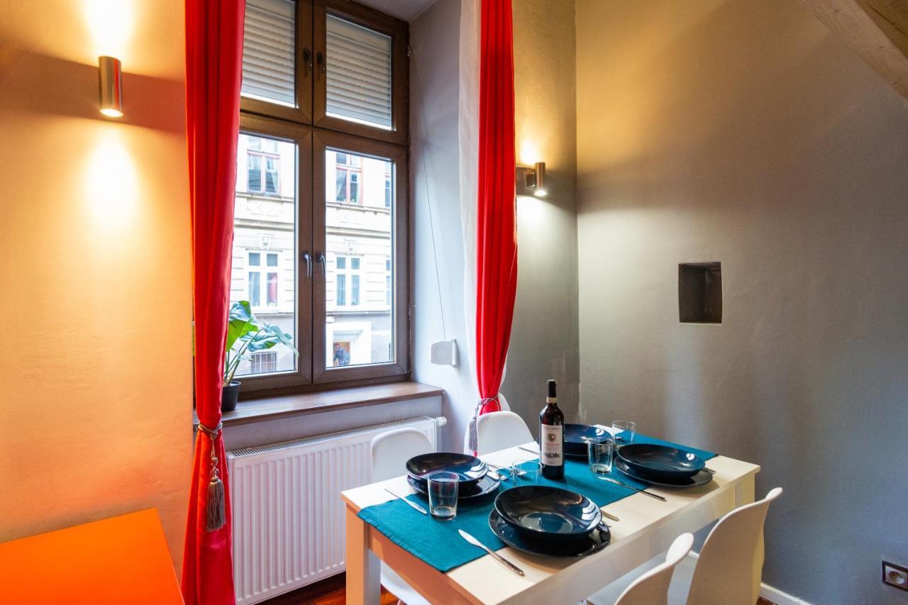 Lilly Apartment Main Train Station Old Town By The Castle Suites Krakau Buitenkant foto