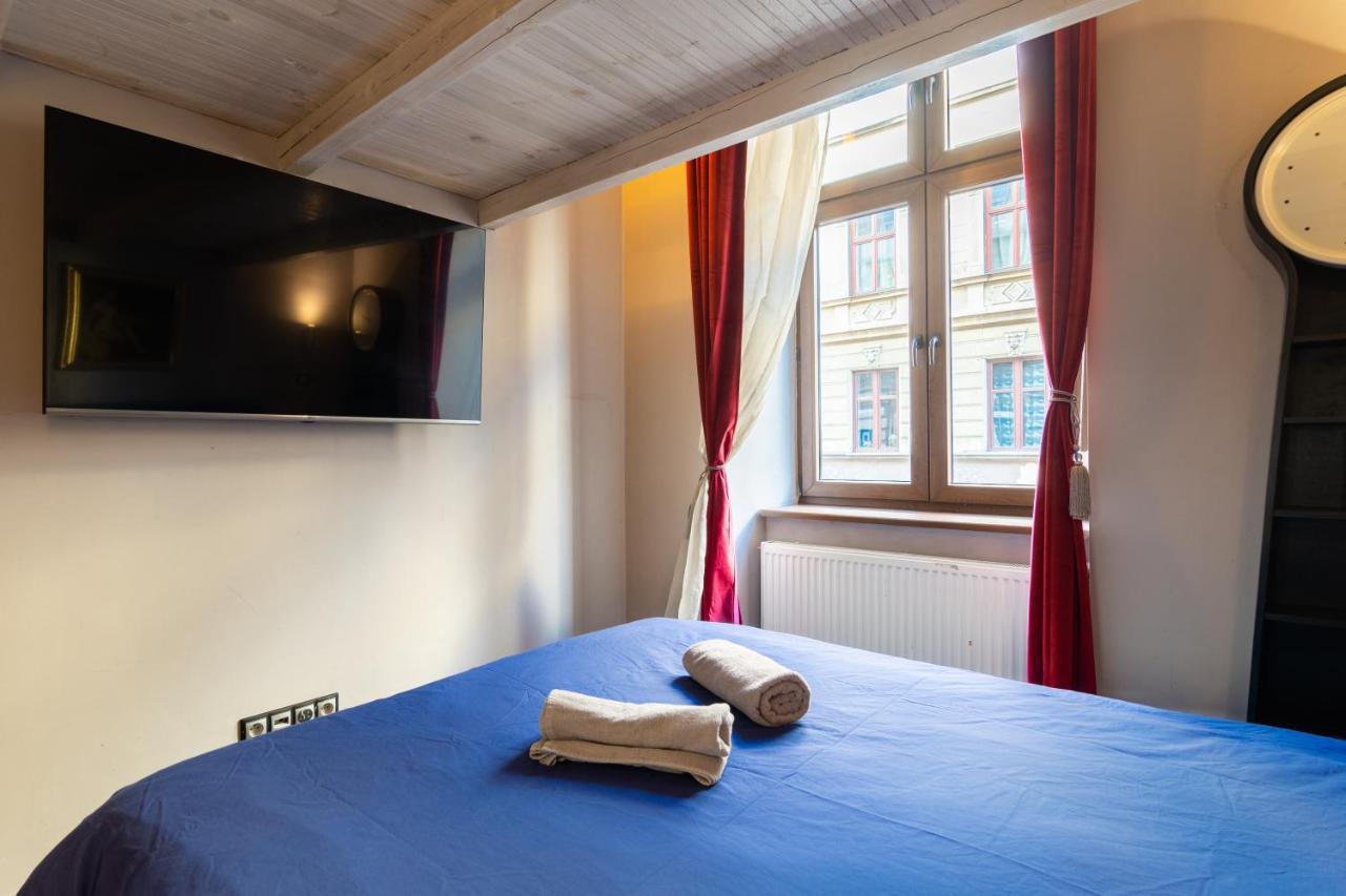 Lilly Apartment Main Train Station Old Town By The Castle Suites Krakau Buitenkant foto